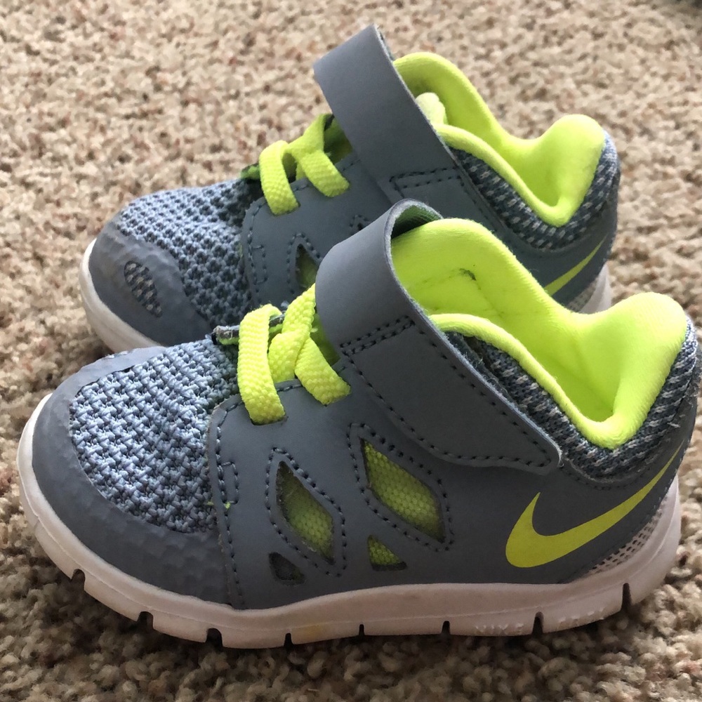 EUC! Nike shoes